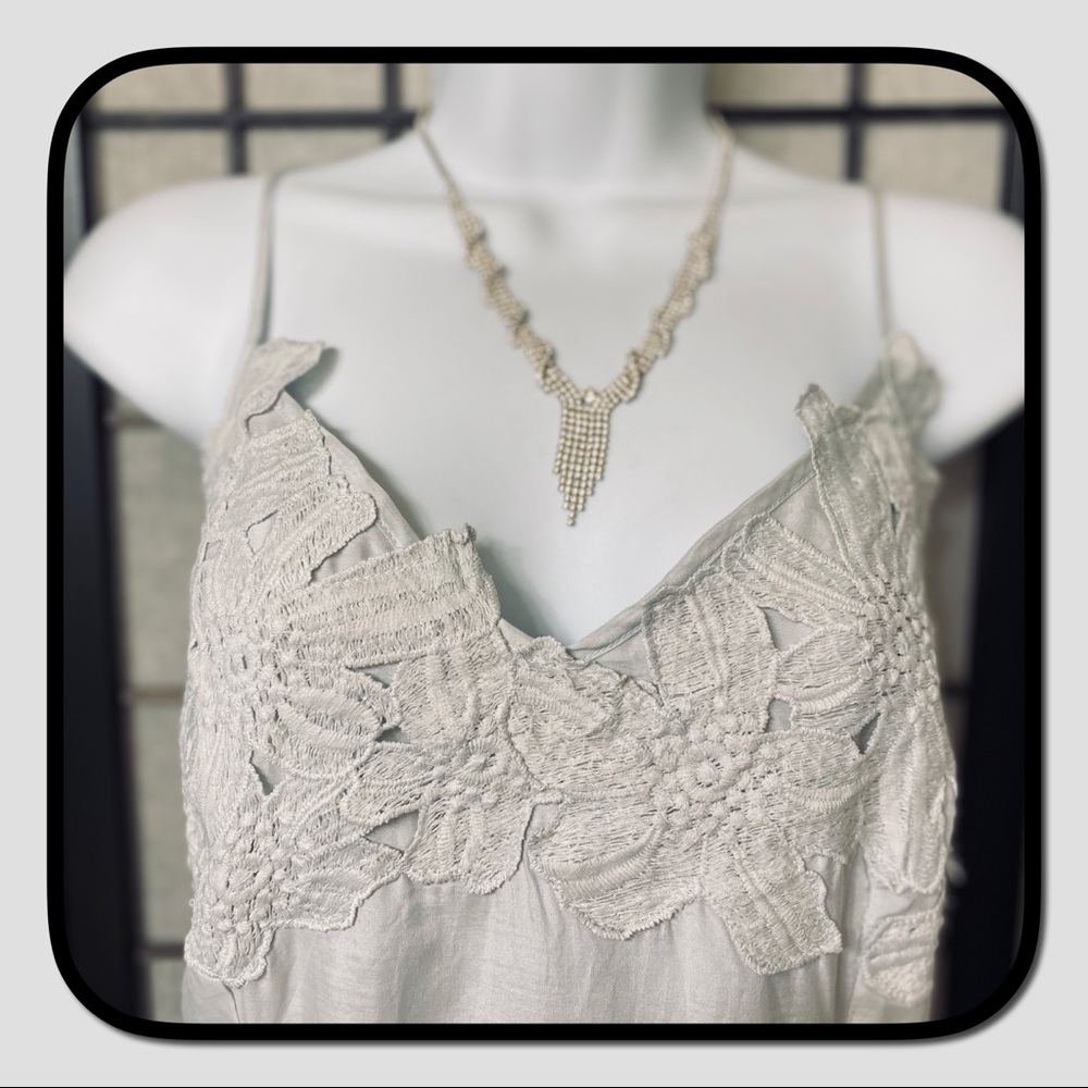 NWT Light Gray Summer Dress 🌼 with extras 🌻